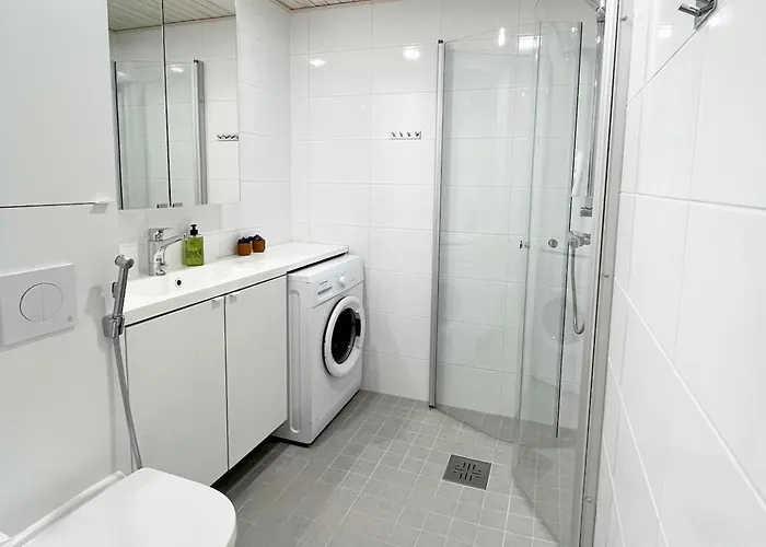 Modern&lovely Near Center *